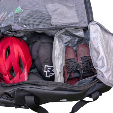 תכולת תיק ציוד מבט בפנים